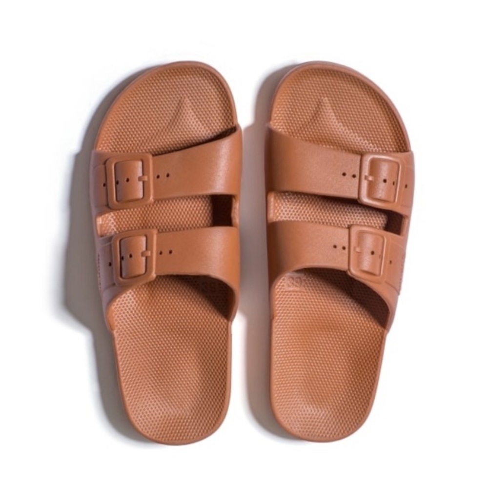 Freedom Moses Waterproof Slides | Toffee | W 6-7